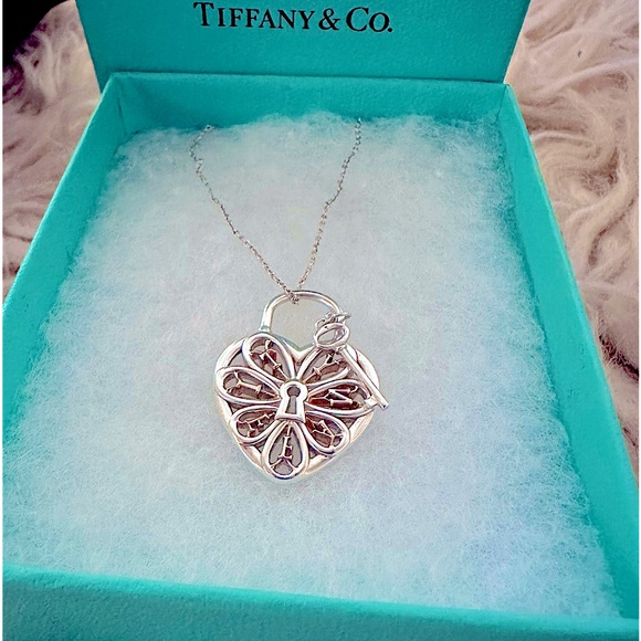 ❌SOLD❌🩵RARE🩵 Tiffany Heart Necklace - Picture 2 of 5